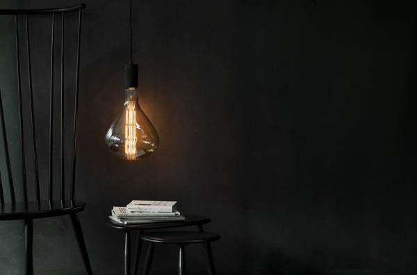 Sfeerfoto van grote LEDlamp met sfeer filament